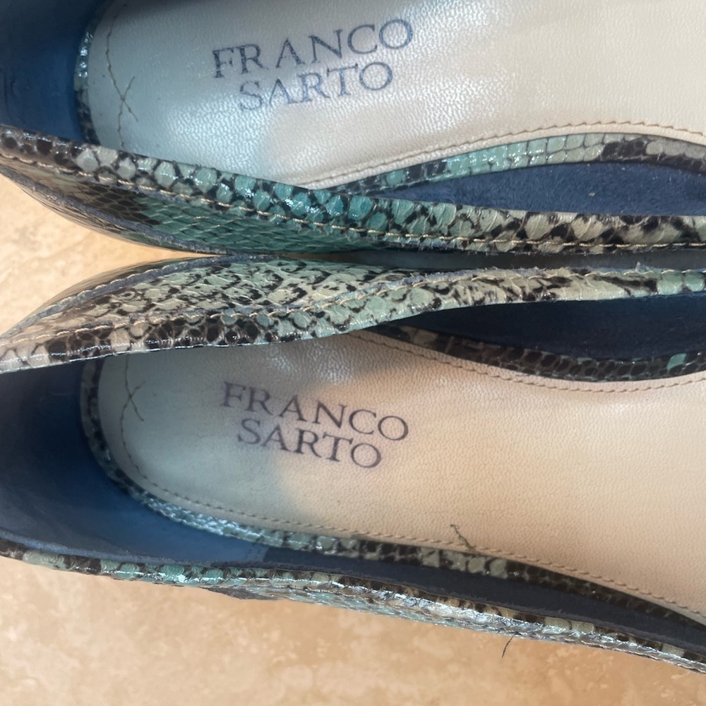 Franco Sarto Blue Flats with Textured Design - Picture 5 of 8